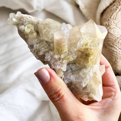 quartzo com enxofre natural surya cristais