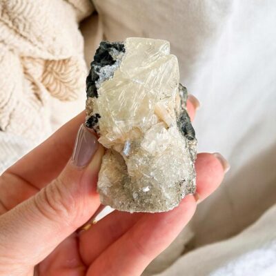 apofilite com estilbite na matriz surya cristais