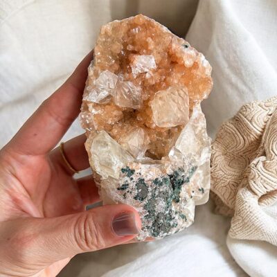 catedral de estilbite com apofilite surya cristais