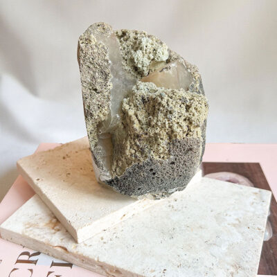 calcedonia e calcite surya cristais