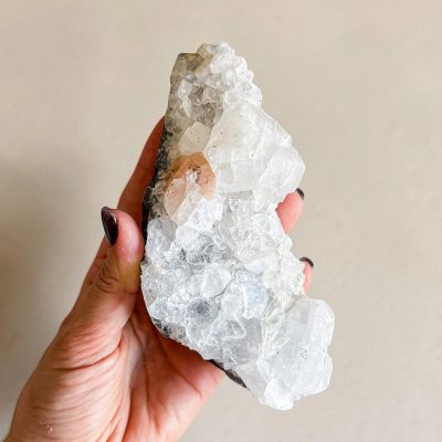 apofilite surya cristais com estilbite rosa