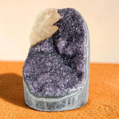 drusa de ametista com calcite surya cristais
