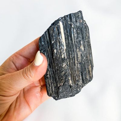 turmalina negra em bruto surya cristais