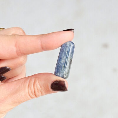 cianite azul polida surya cristais