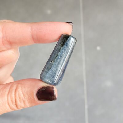 cianite azul polida surya cristais