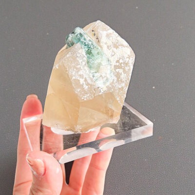 quartzo com turmalina azul e verde surya cristais