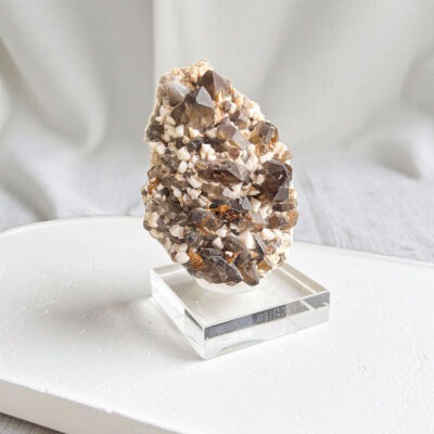 quartzo fumado em feldspato surya cristais