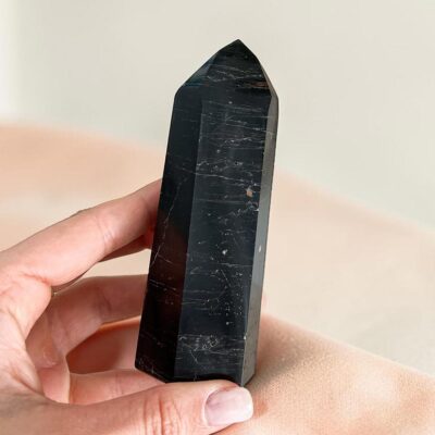 ponta de turmalina negra surya cristais
