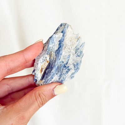 cianite azul em bruto surya cristais