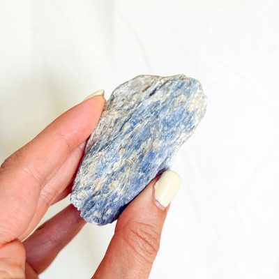 cianite azul em bruto surya cristais