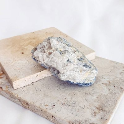 cianite azul em bruto surya cristais