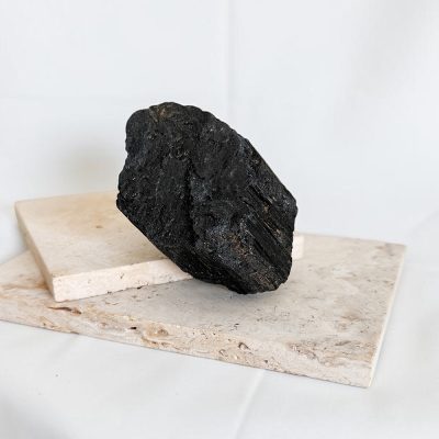 turmalina negra em bruto surya cristais