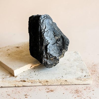 turmalina negra em bruto surya cristais