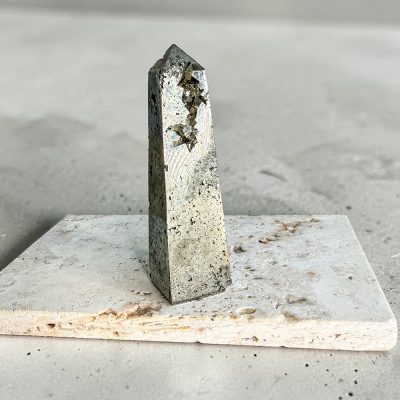 obelisco de pirite surya cristais