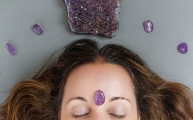 imagem-post meditar com cristais ametista